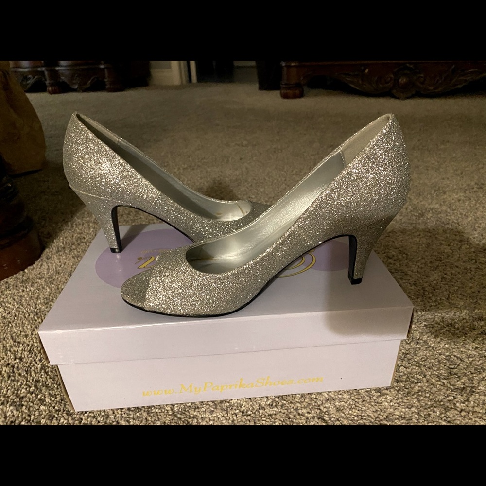 Adorable sparkly silver kitten heels